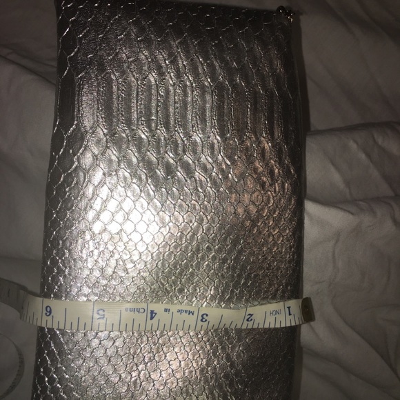 Sexy Silver Girls Night Out/Date Night Clutch - Picture 3 of 4